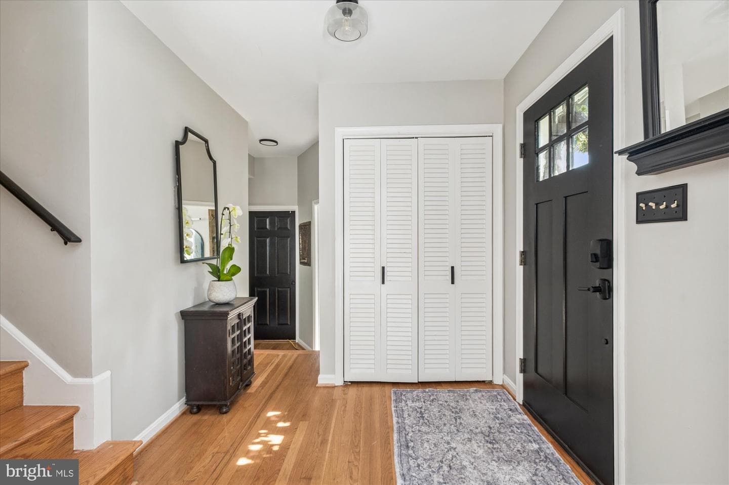 8428 Stable Drive photo 3