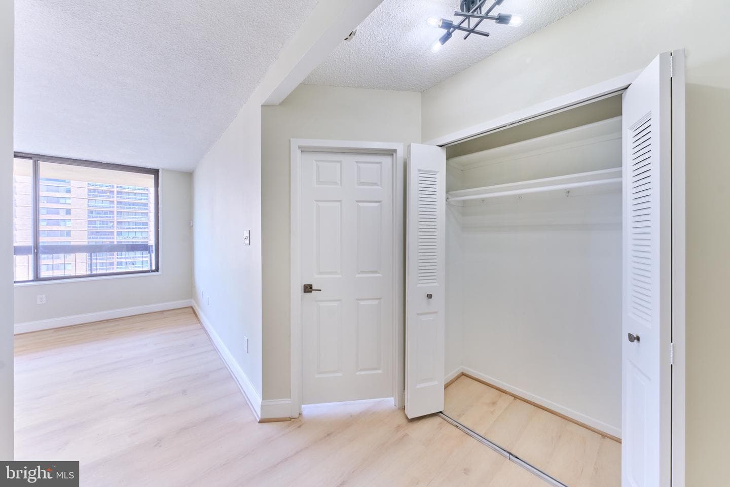 3705 S George Mason Drive #2102s photo 36