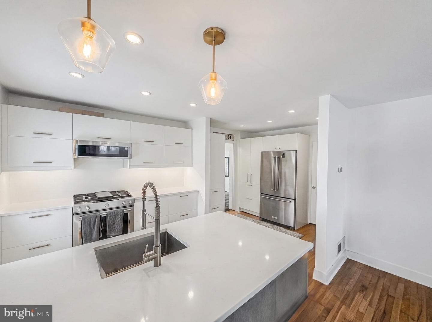 2411 Riverview Terrace photo 5