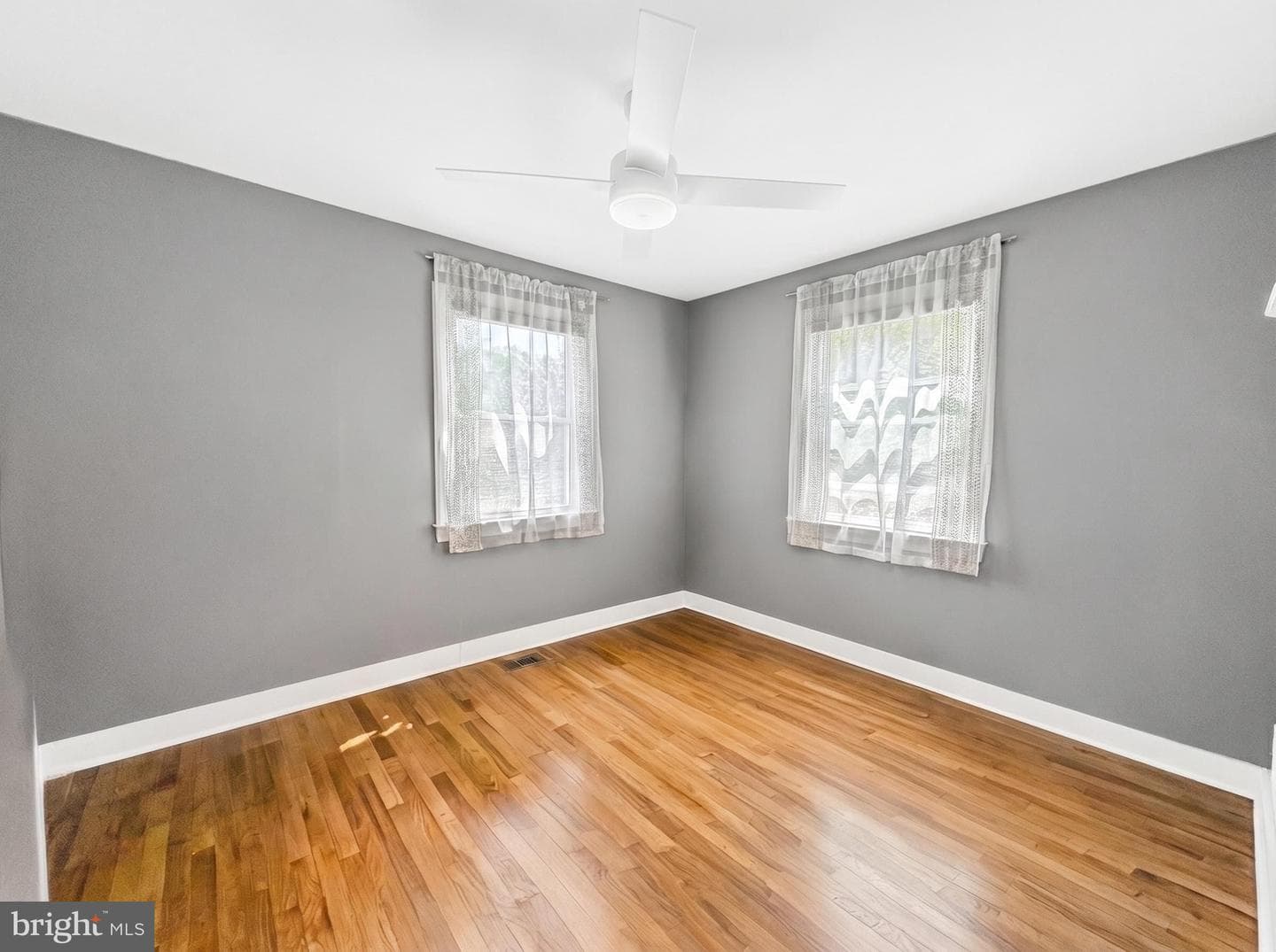 2411 Riverview Terrace photo 9