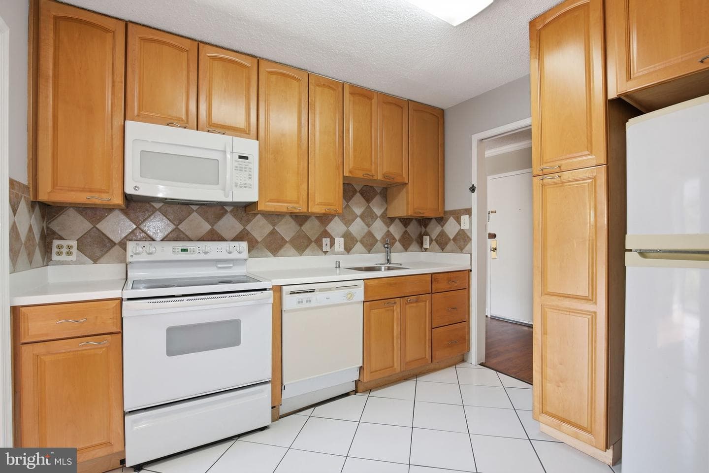 2300 Pimmit Dr # 713 photo 4