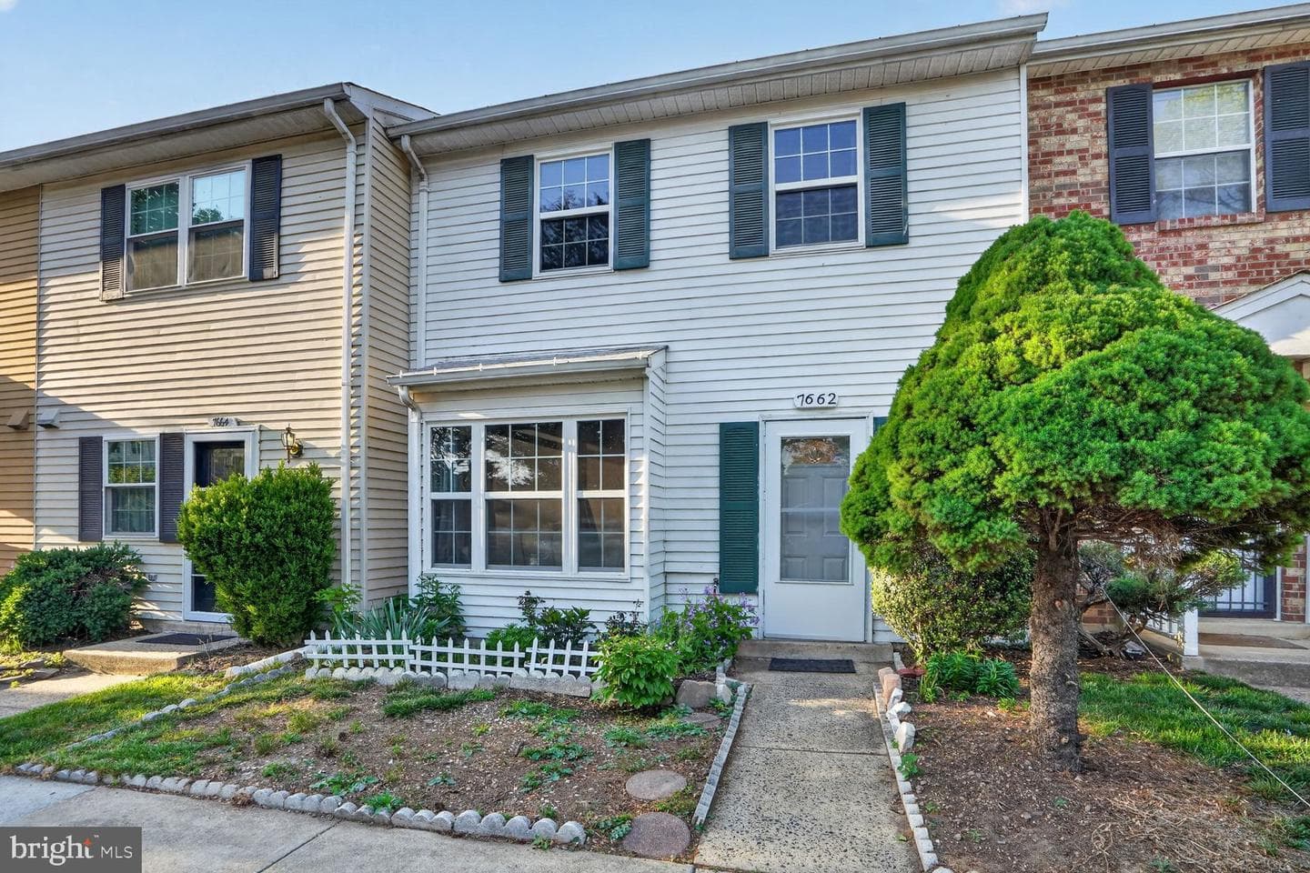 7662 Lee Landing Drive