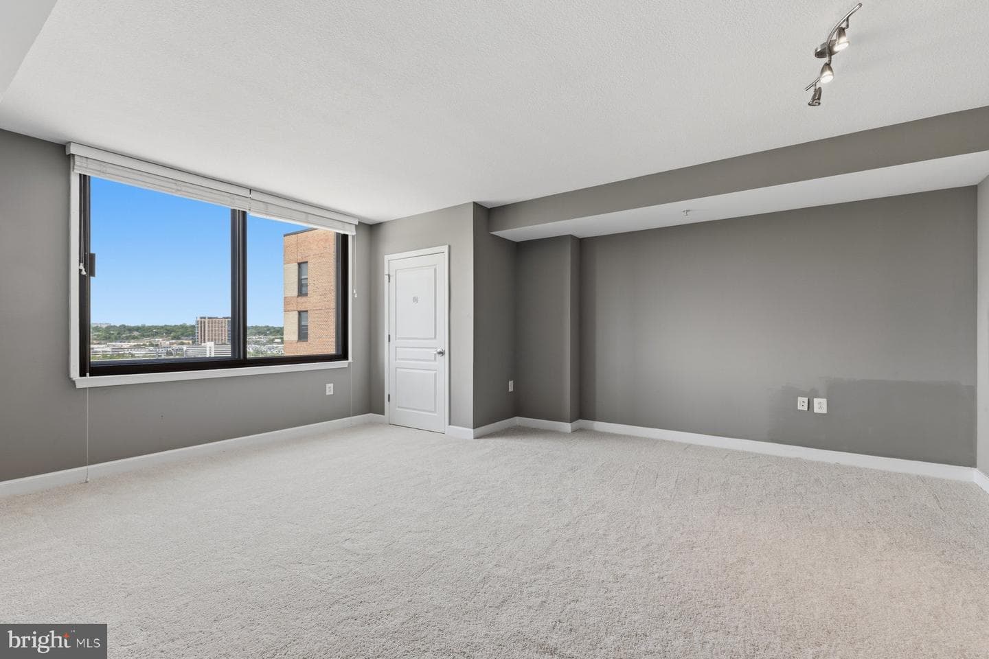 2451 Midtown Avenue #1520 photo 4