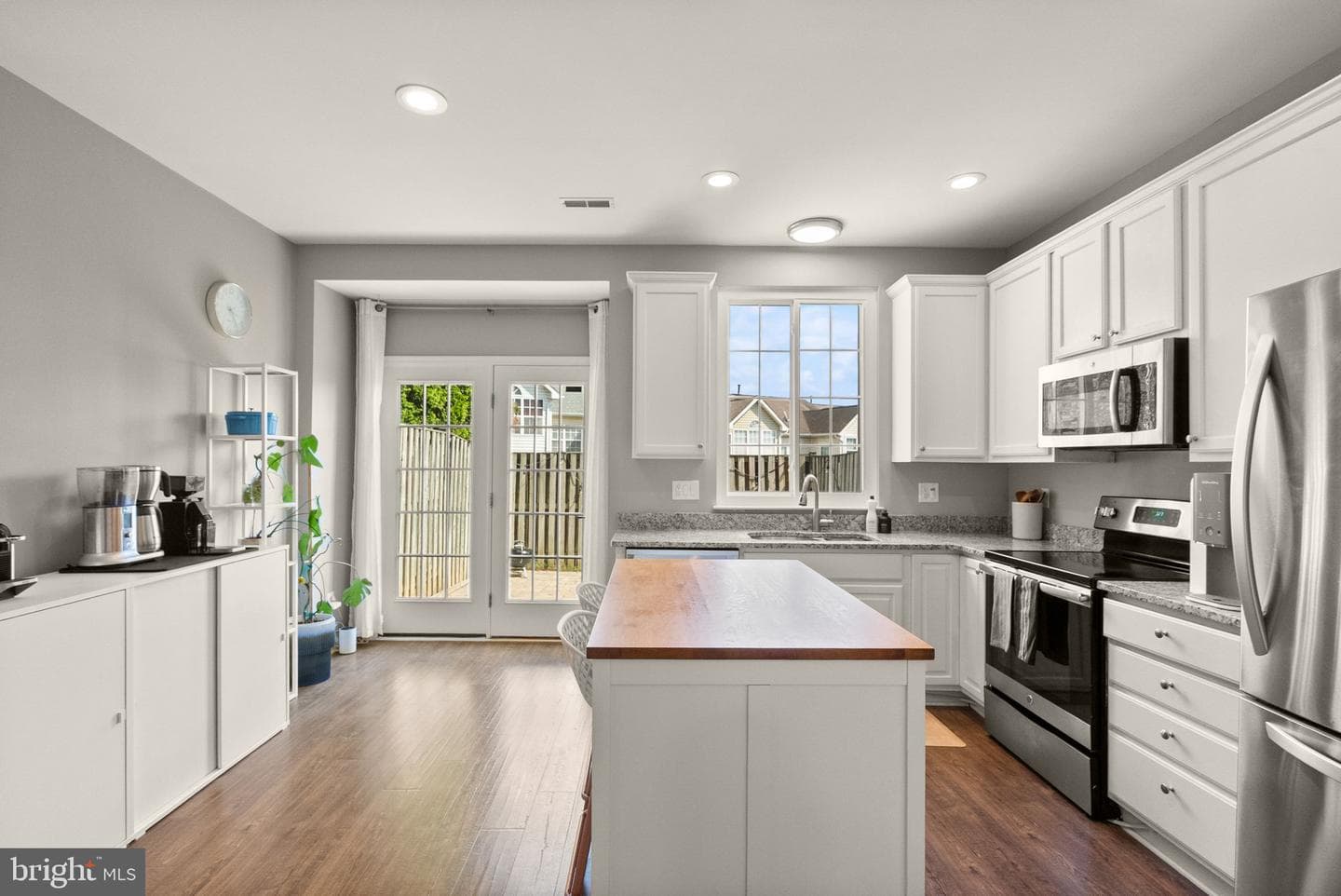 6823 Stone Maple Terrace photo 4