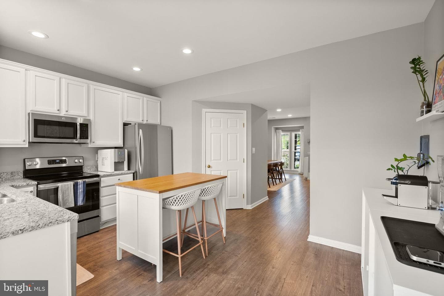 6823 Stone Maple Terrace photo 5