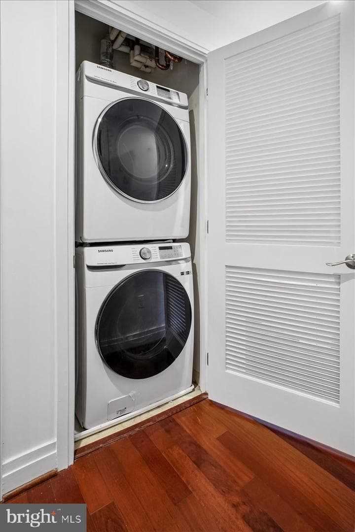 8220 Crestwood Heights Drive #301 photo 17