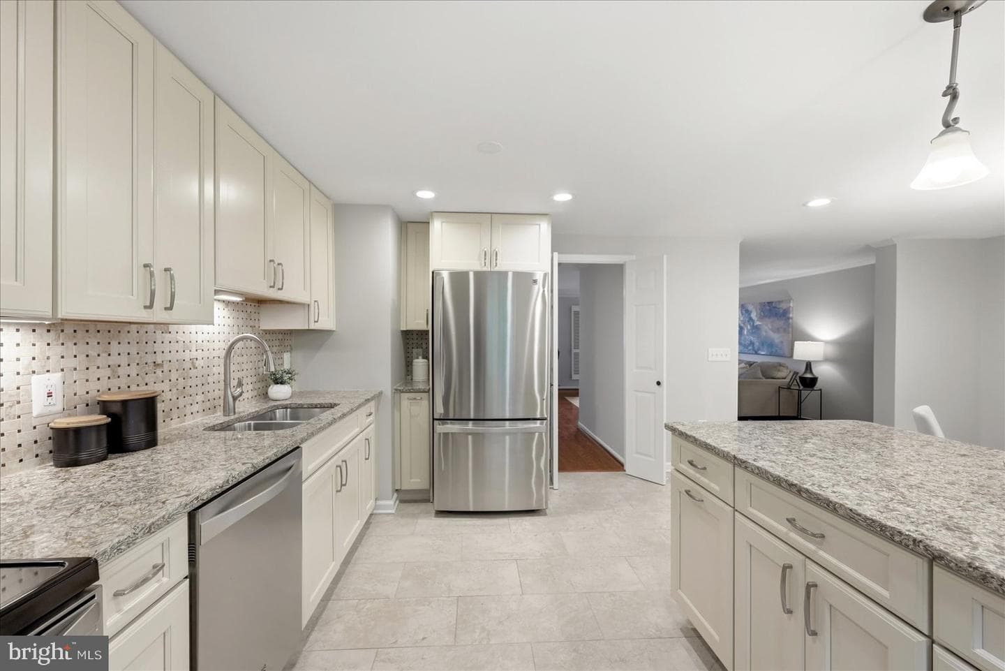 9425 Candleberry Court photo 7