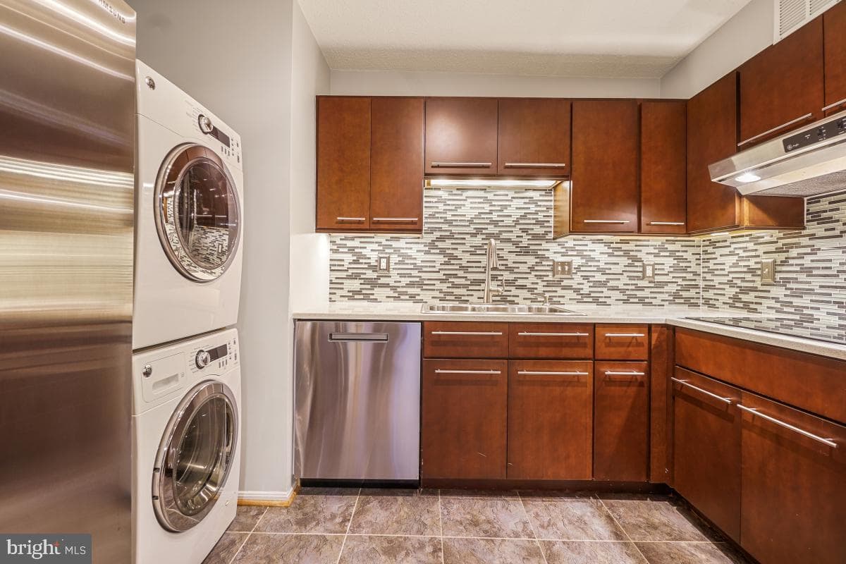 5902 Mount Eagle Drive #1503 photo 12