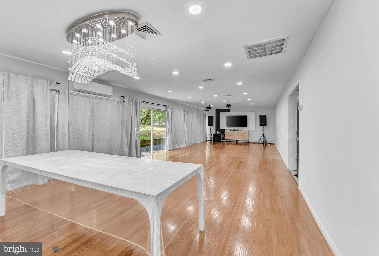 7415 Hastings Street photo 12
