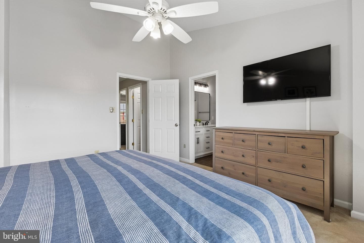 7452 Gadsby Square photo 15