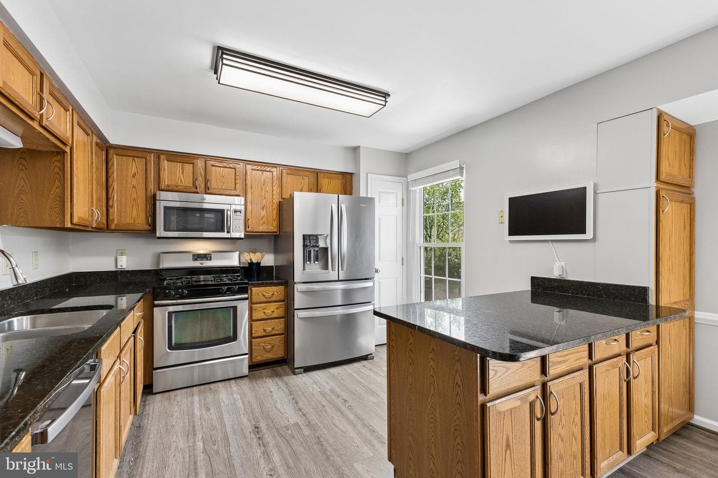 7452 Gadsby Square photo 2