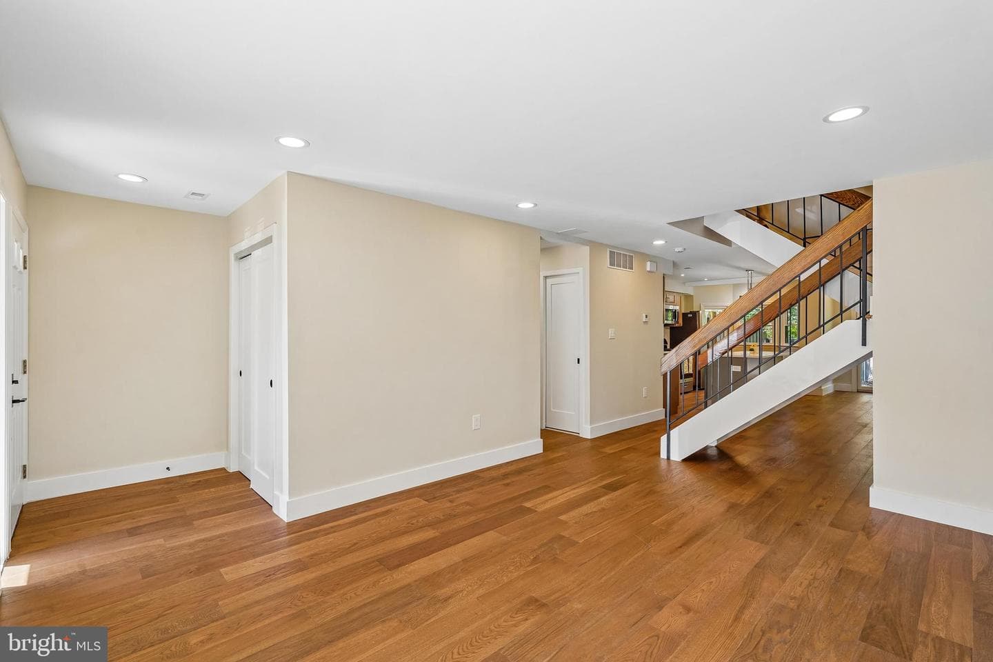 1309 Northgate Square photo 3