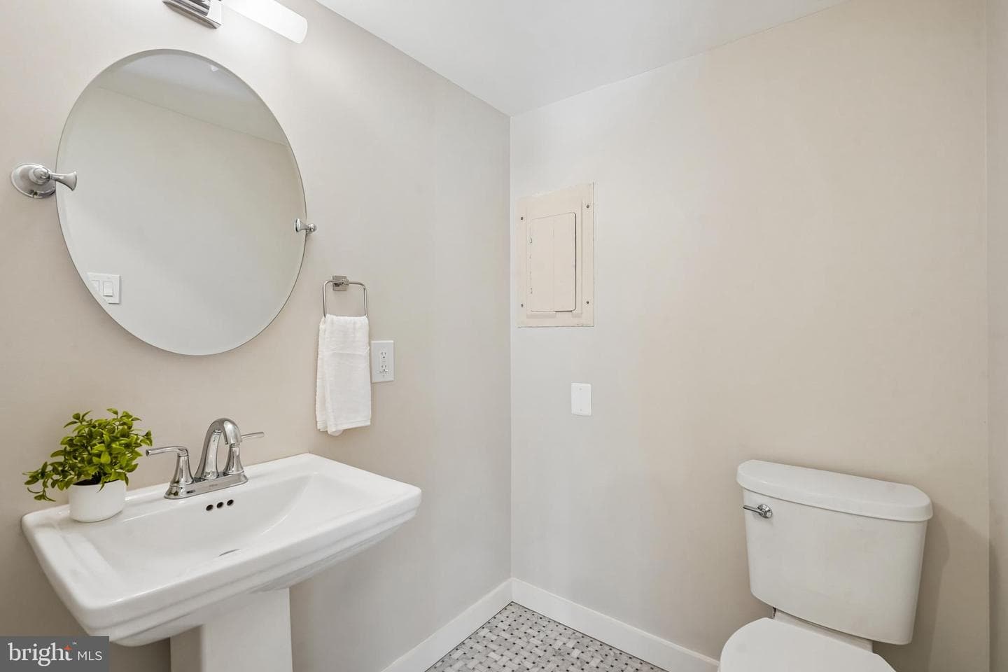 1309 Northgate Square photo 5