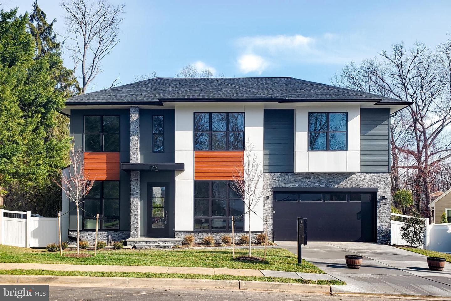 125 Casmar Street SE, Vienna
