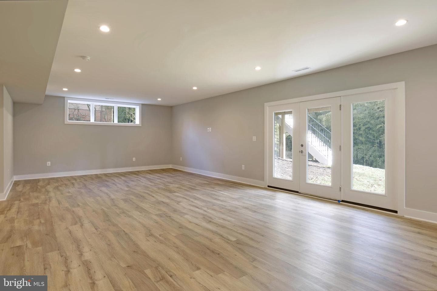 125 Casmar Street SE photo 35