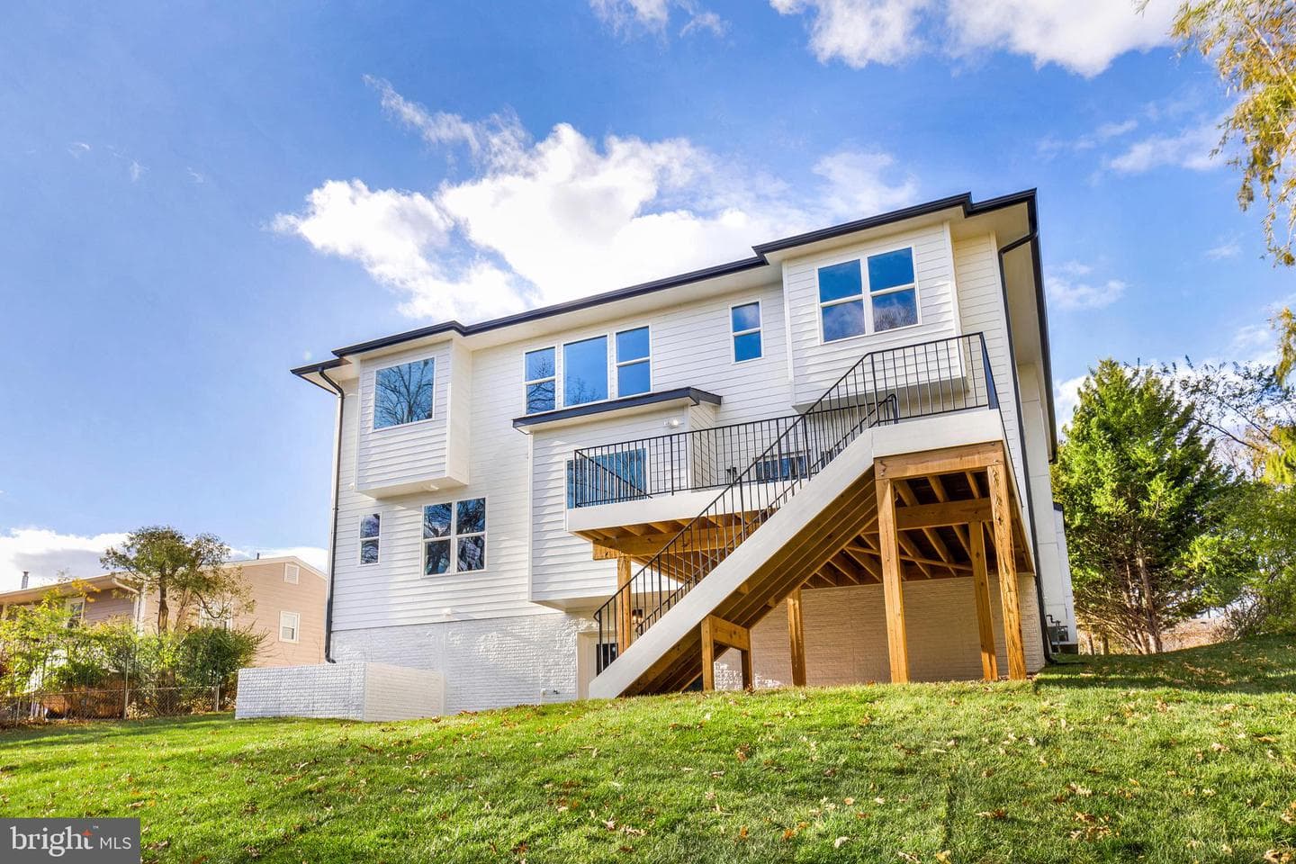 125 Casmar Street SE photo 44