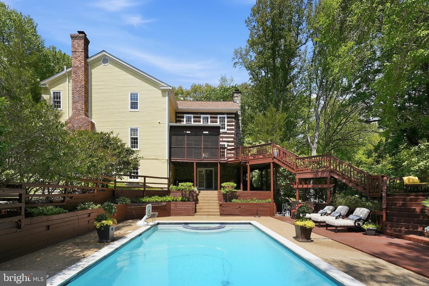 10204 Yellow Pine Drive photo 3