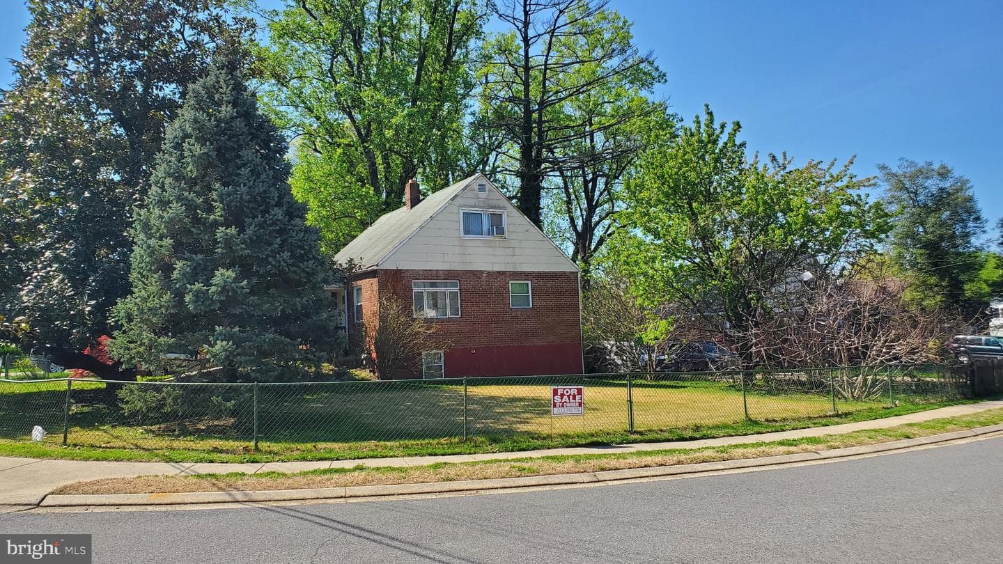 2945 Irvington Rd photo 4