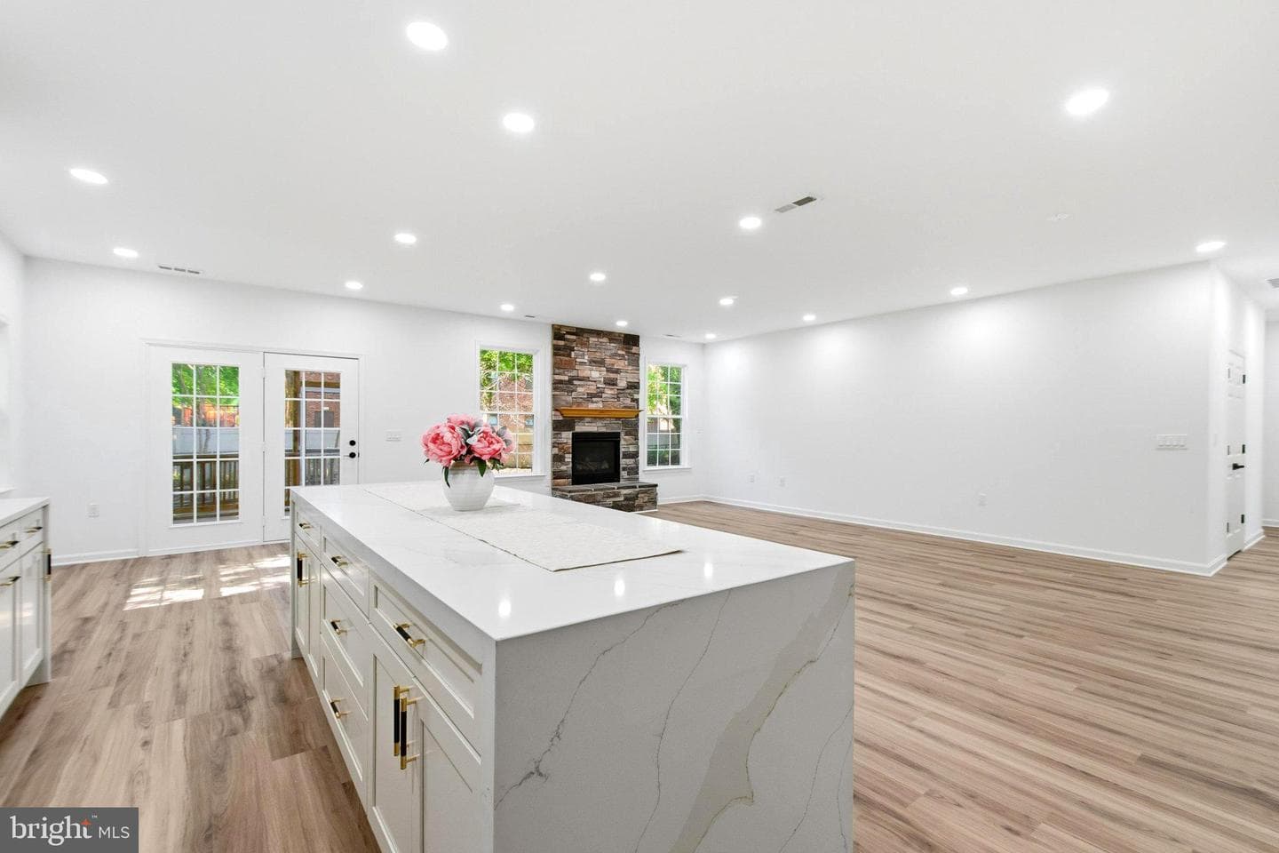 5010 Rosemont Avenue photo 21