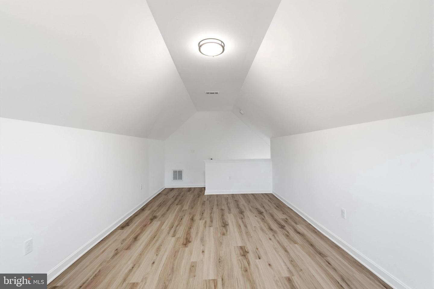 5010 Rosemont Avenue photo 36