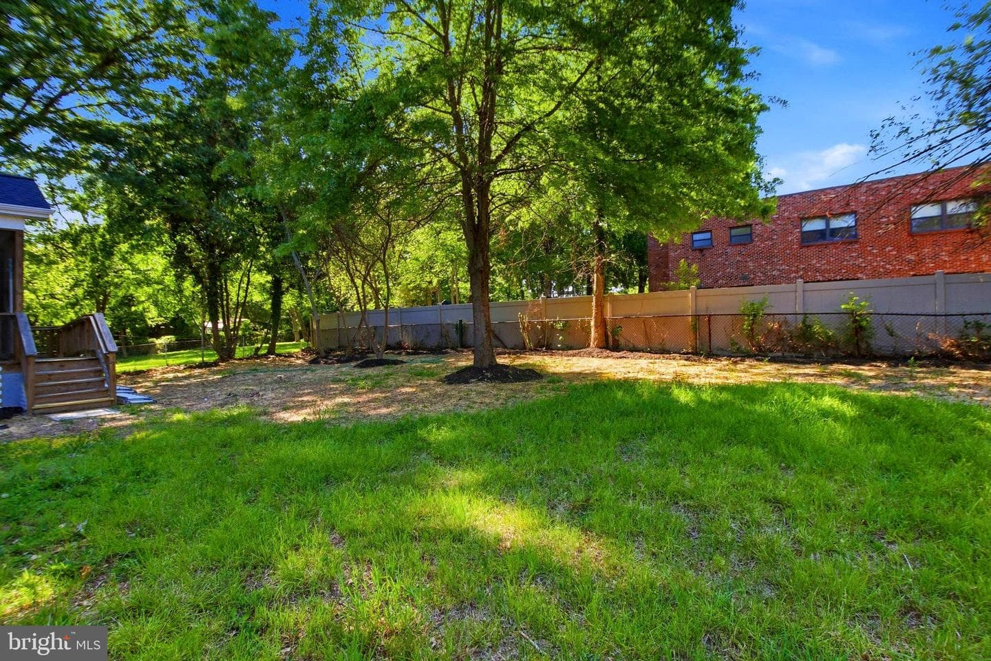 5010 Rosemont Avenue photo 42