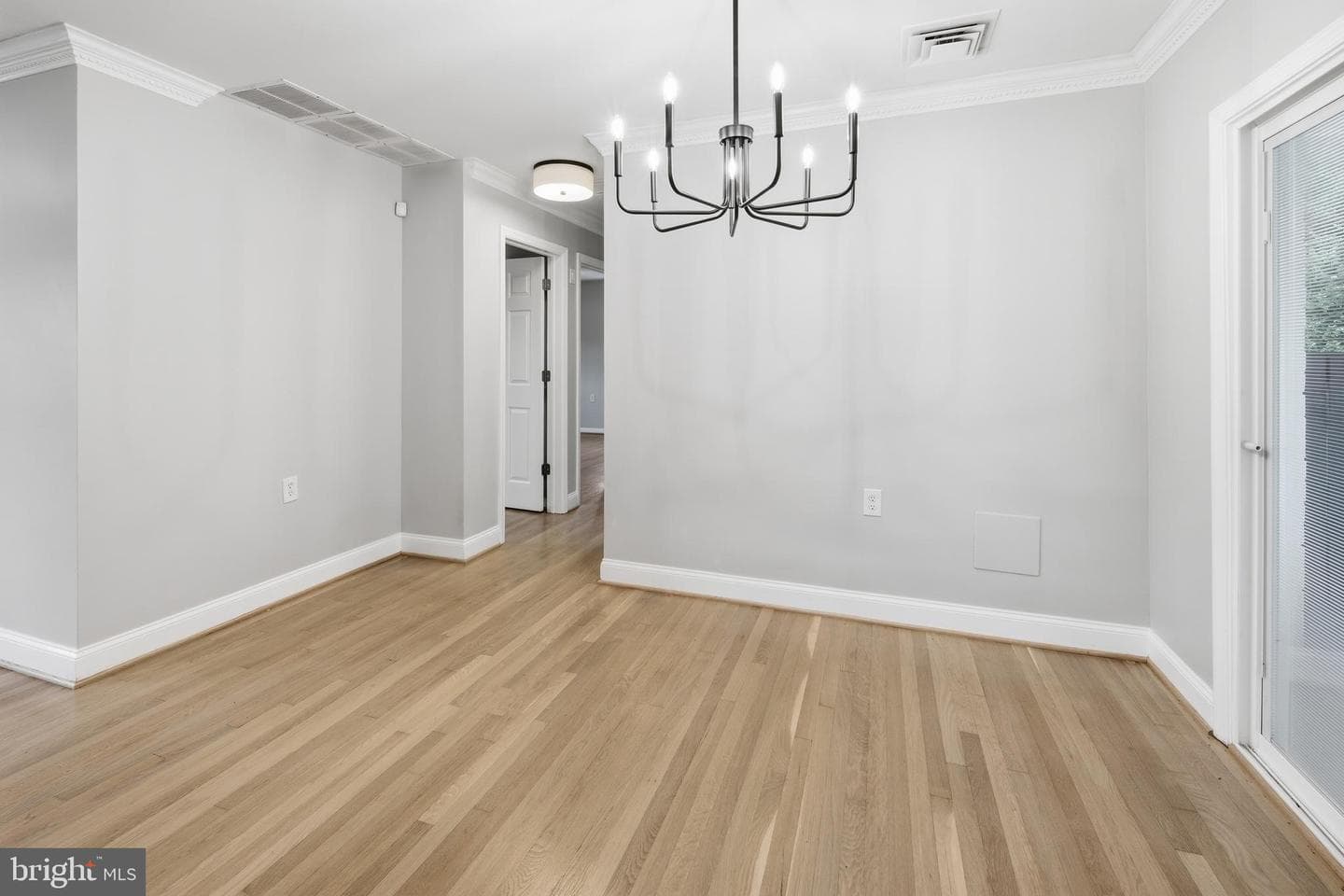 6368 Hillcrest Place photo 11