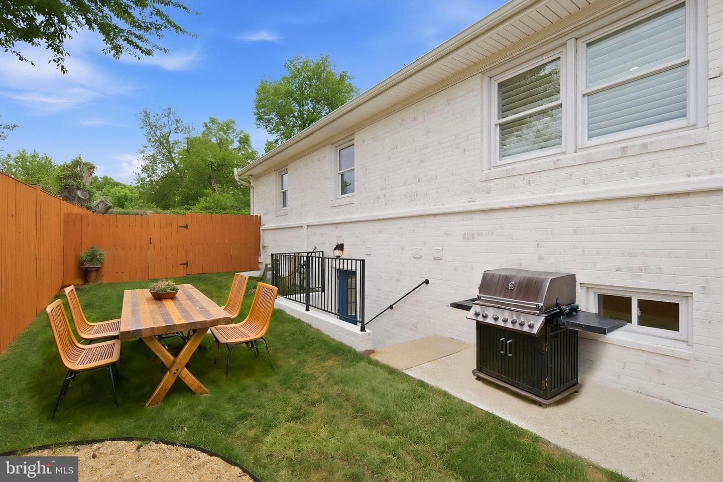 6368 Hillcrest Place photo 32