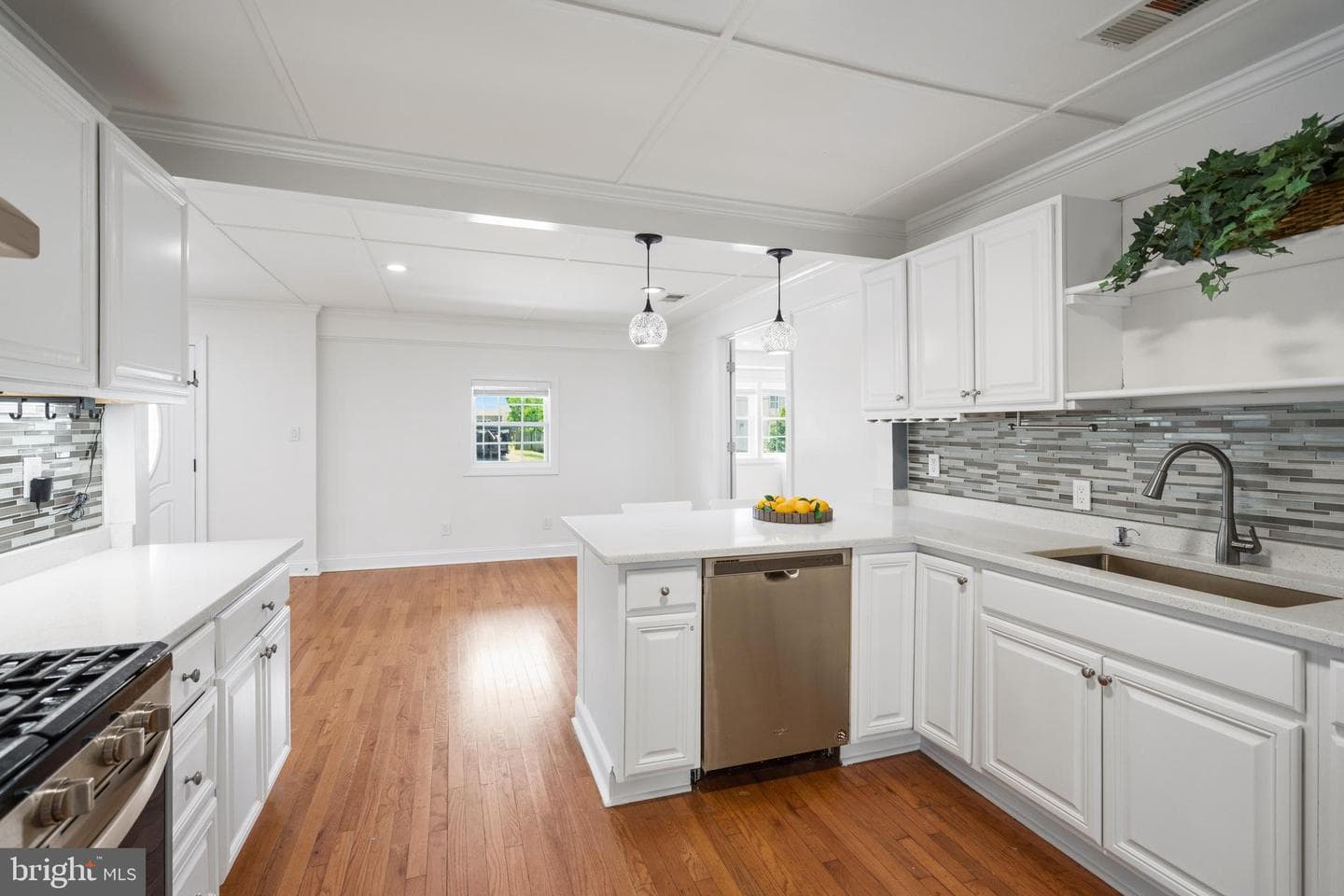 6634 Harriett Street photo 31
