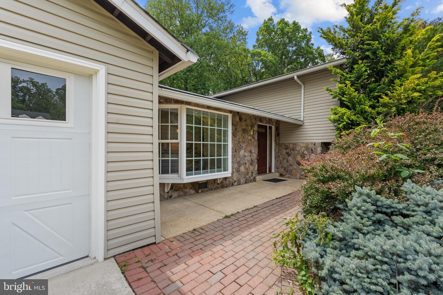 5015 Gadsen Drive photo 3