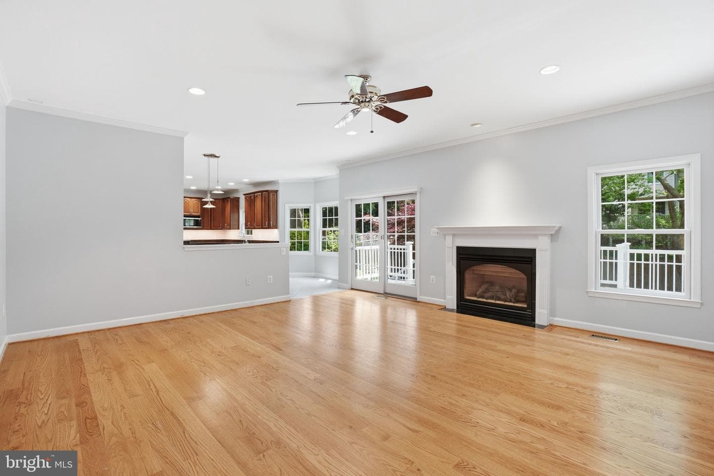8613 Vernon Avenue photo 11