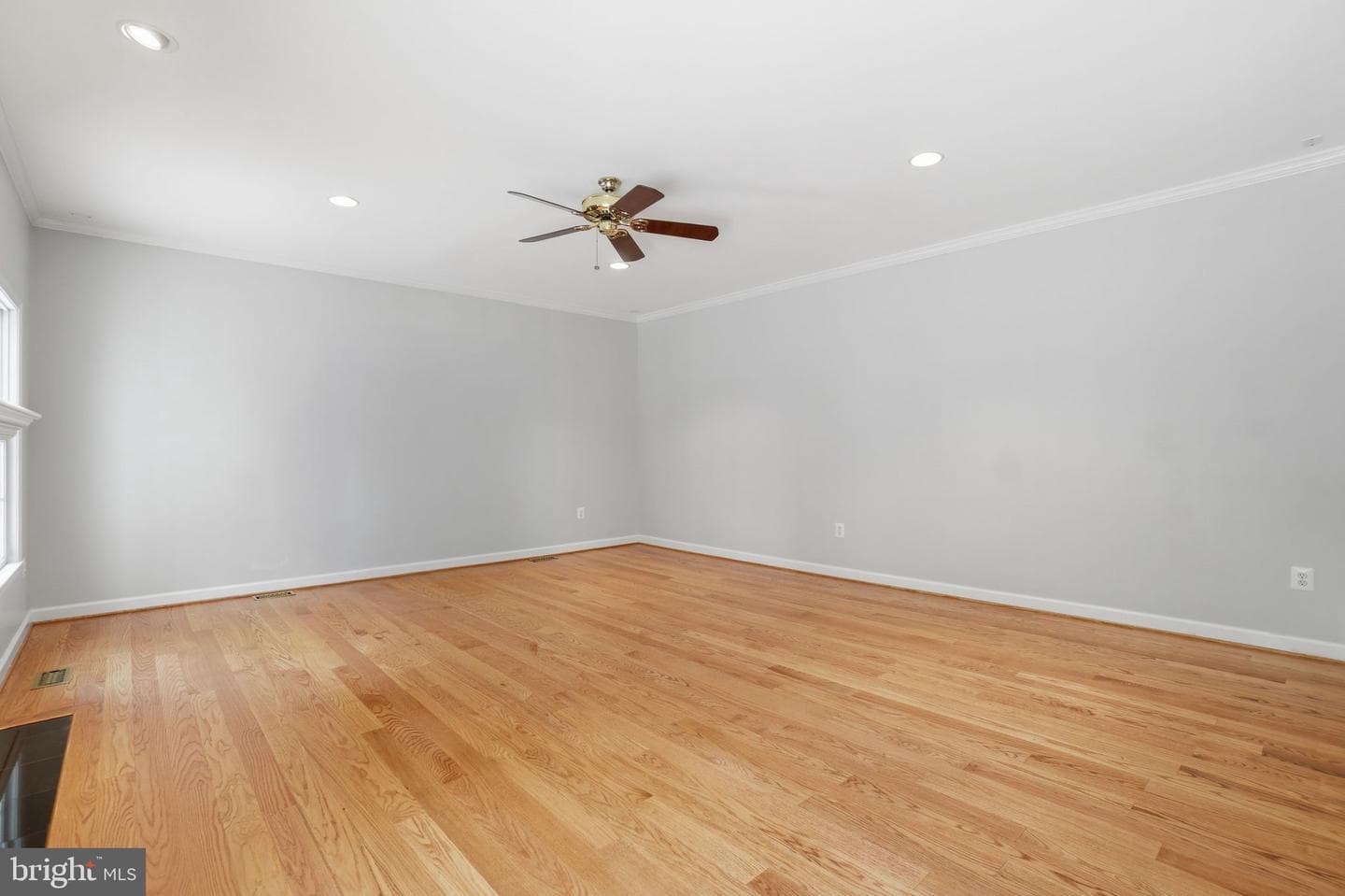 8613 Vernon Avenue photo 12