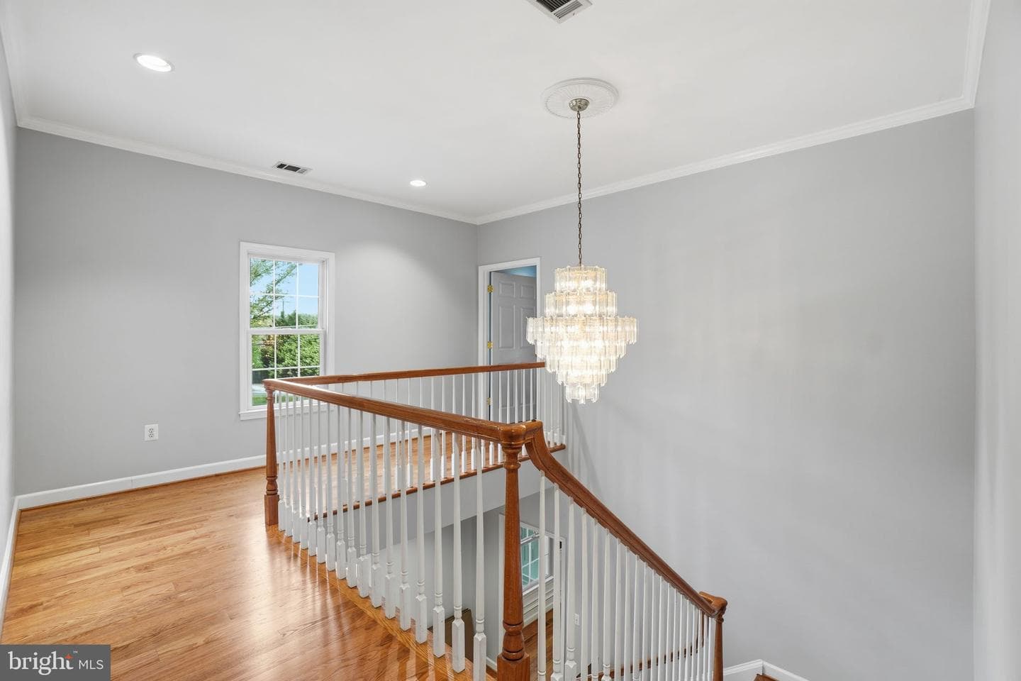 8613 Vernon Avenue photo 17