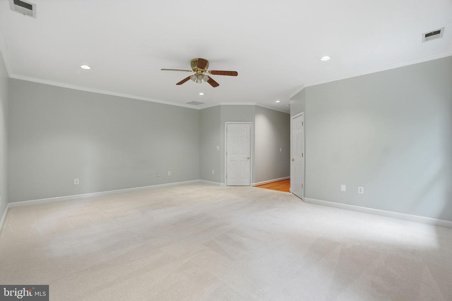 8613 Vernon Avenue photo 19