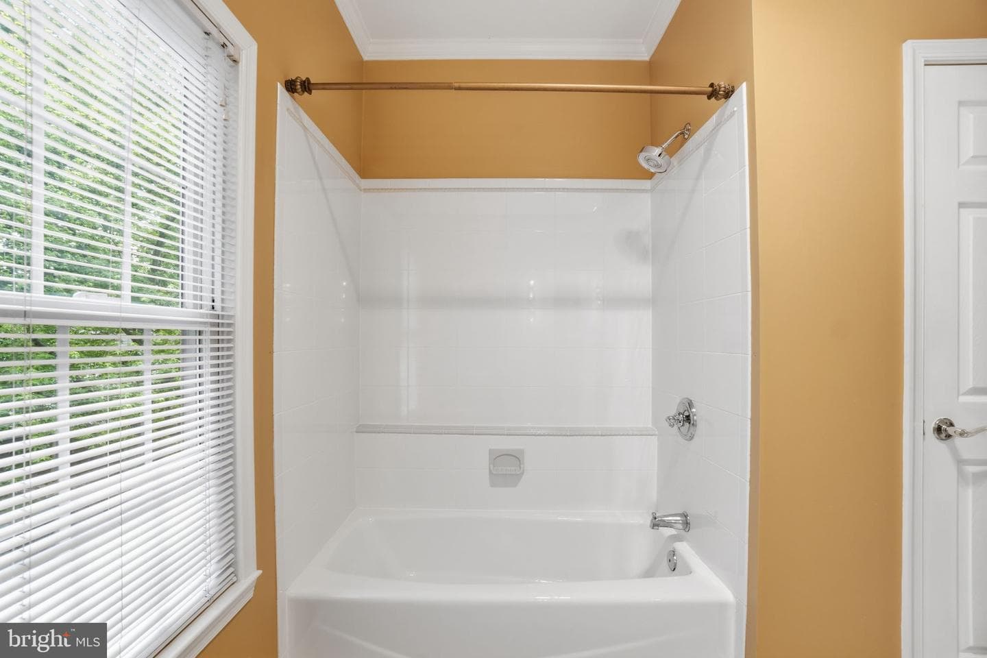8613 Vernon Avenue photo 31