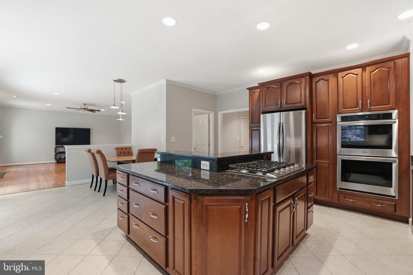 8613 Vernon Avenue photo 8