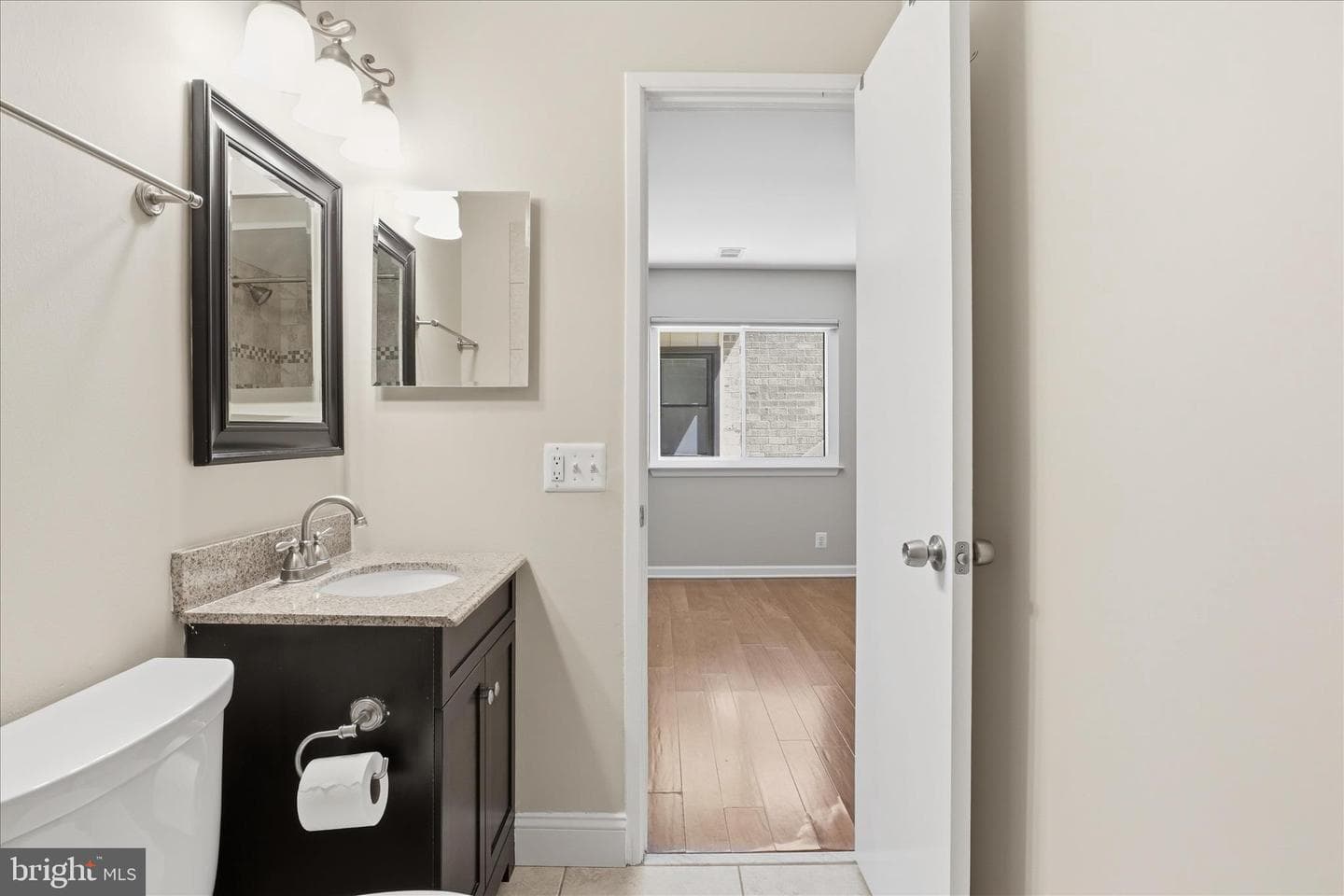 2444 Glengyle Drive #242 photo 19