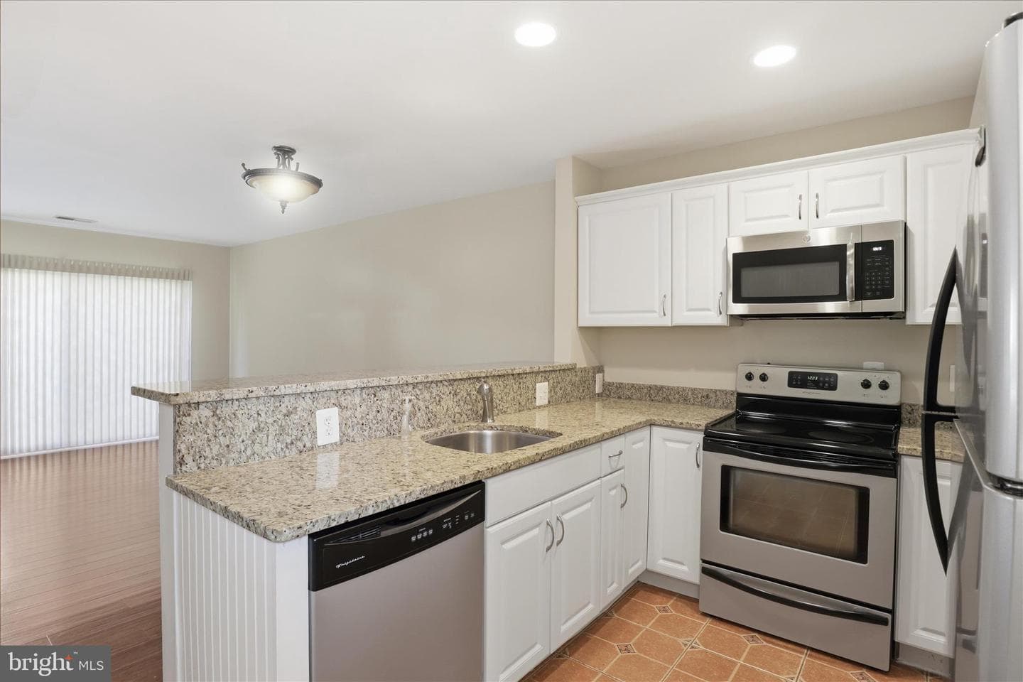 2444 Glengyle Drive #242 photo 9