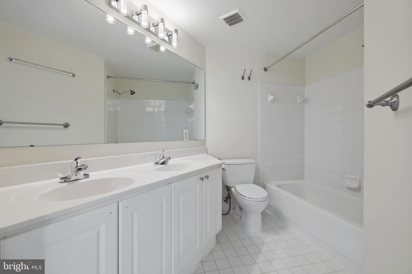 1625 International Drive #316 photo 12