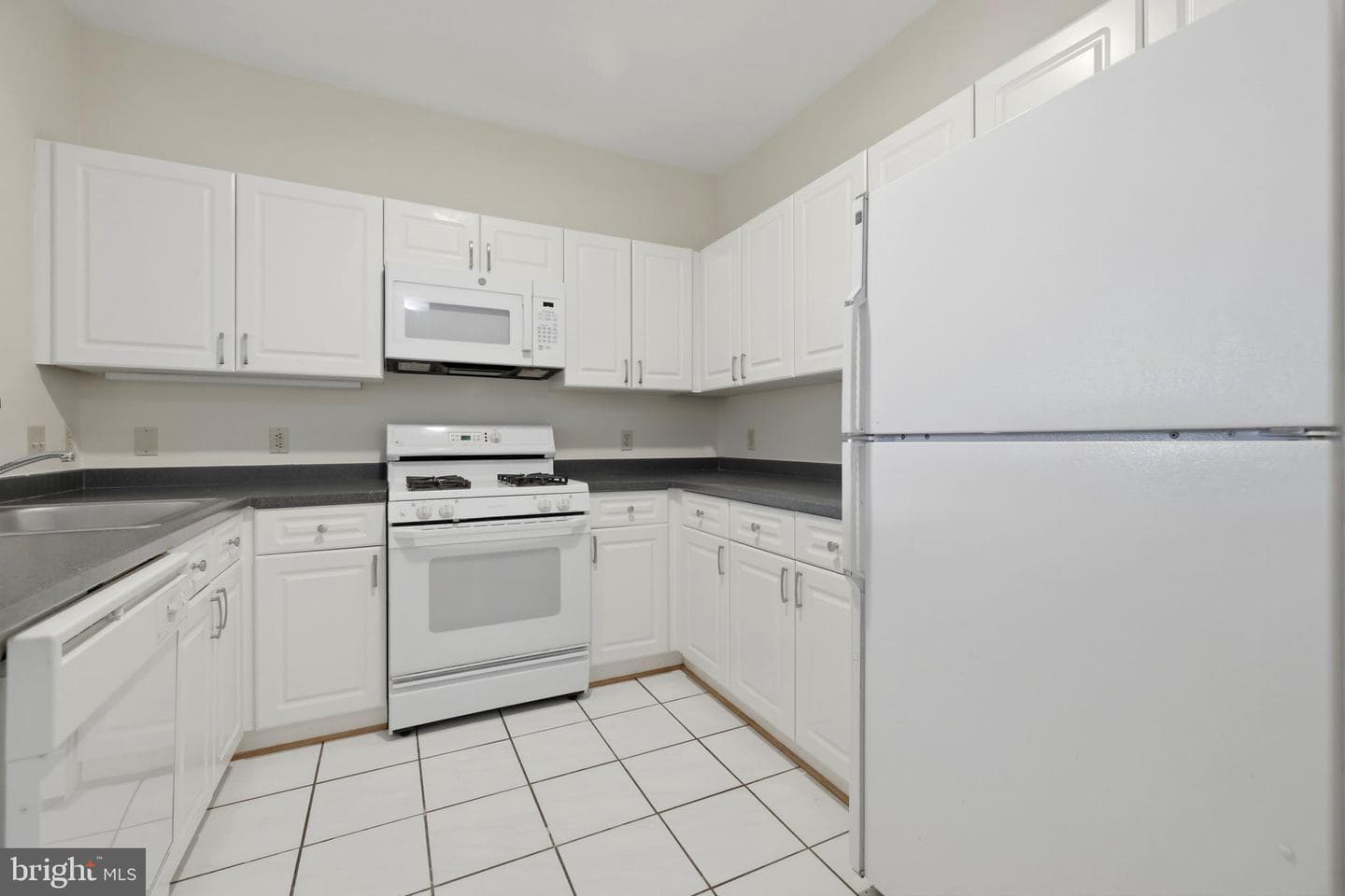 1625 International Drive #316 photo 31