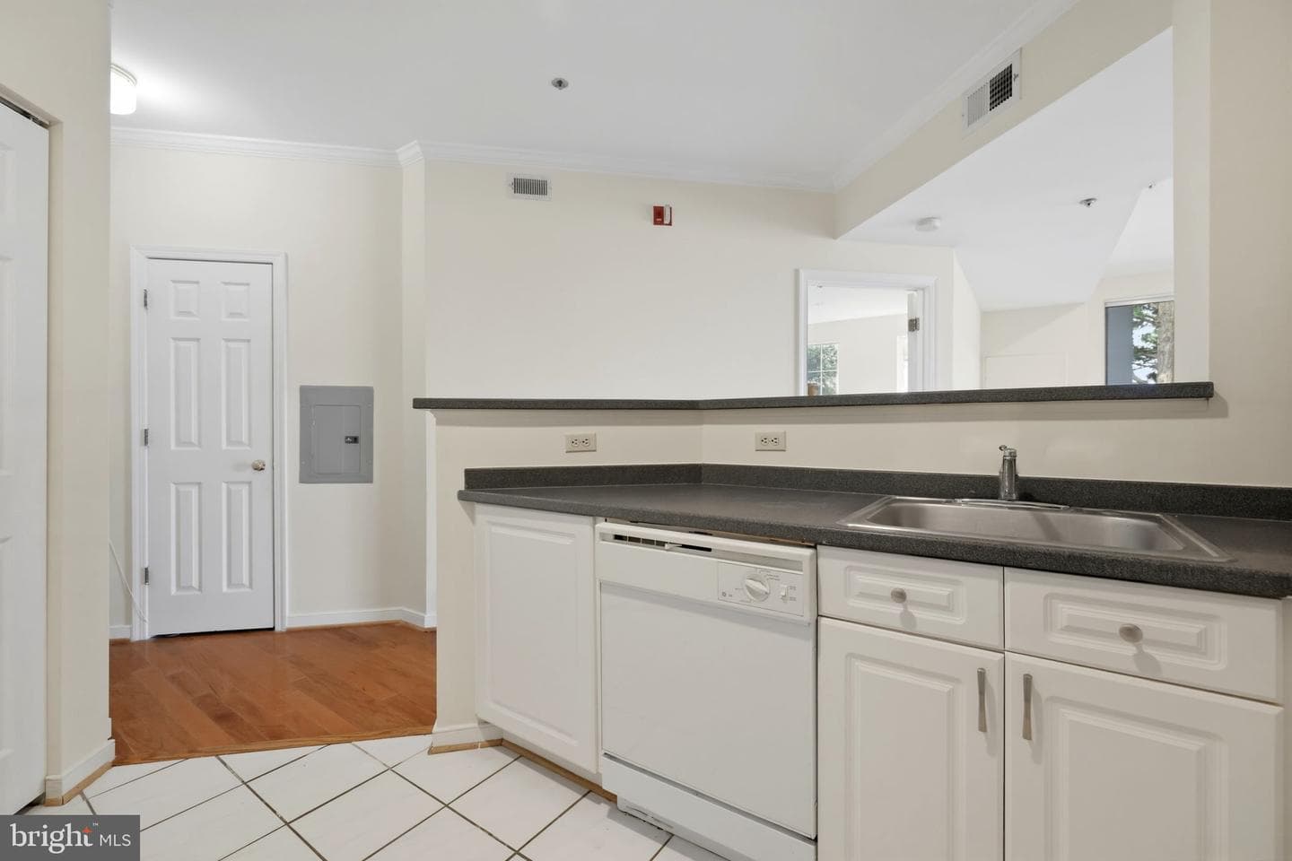 1625 International Drive #316 photo 33