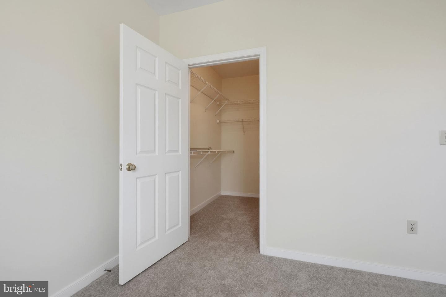 1625 International Drive #316 photo 38