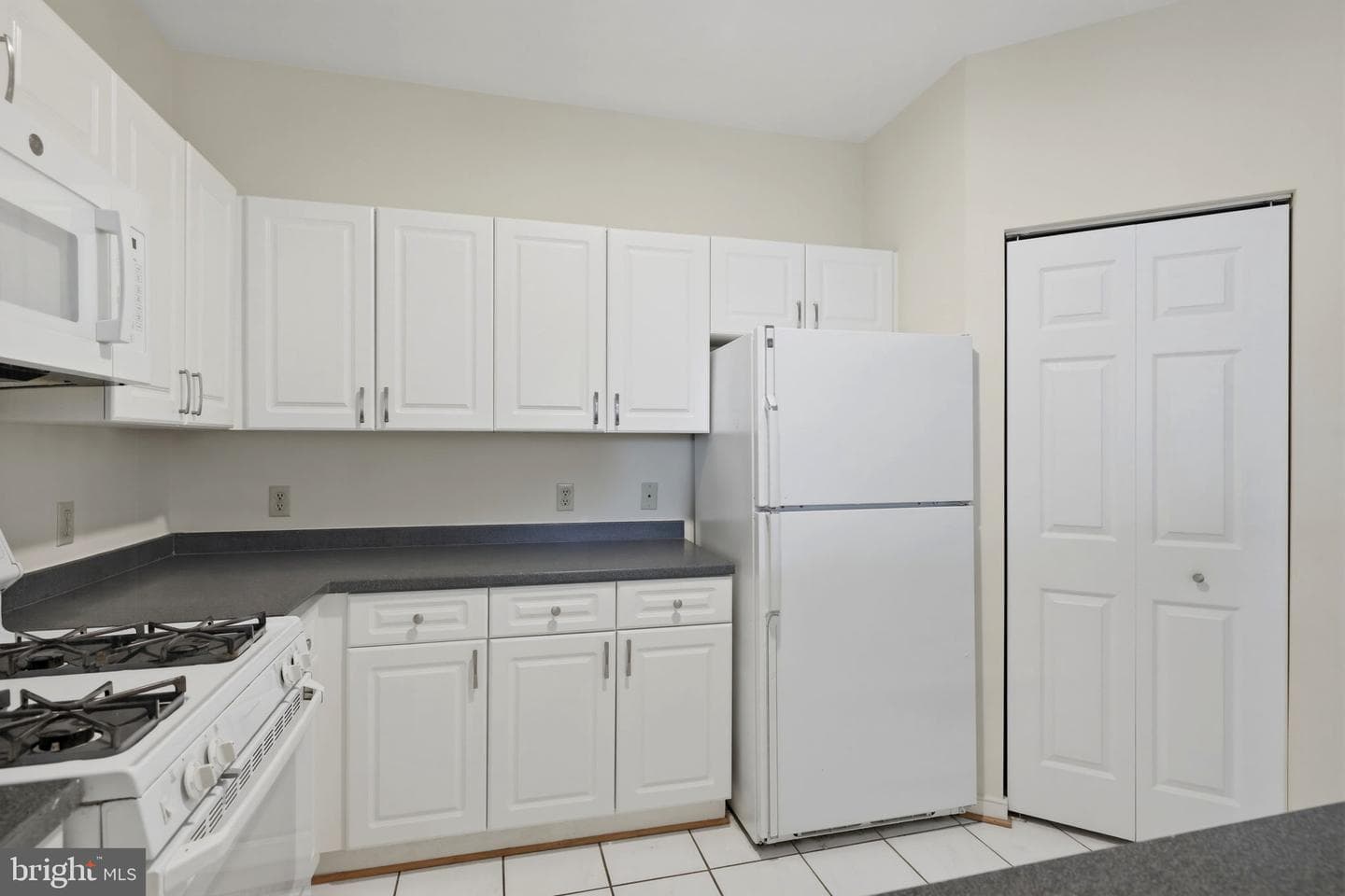 1625 International Drive #316 photo 9