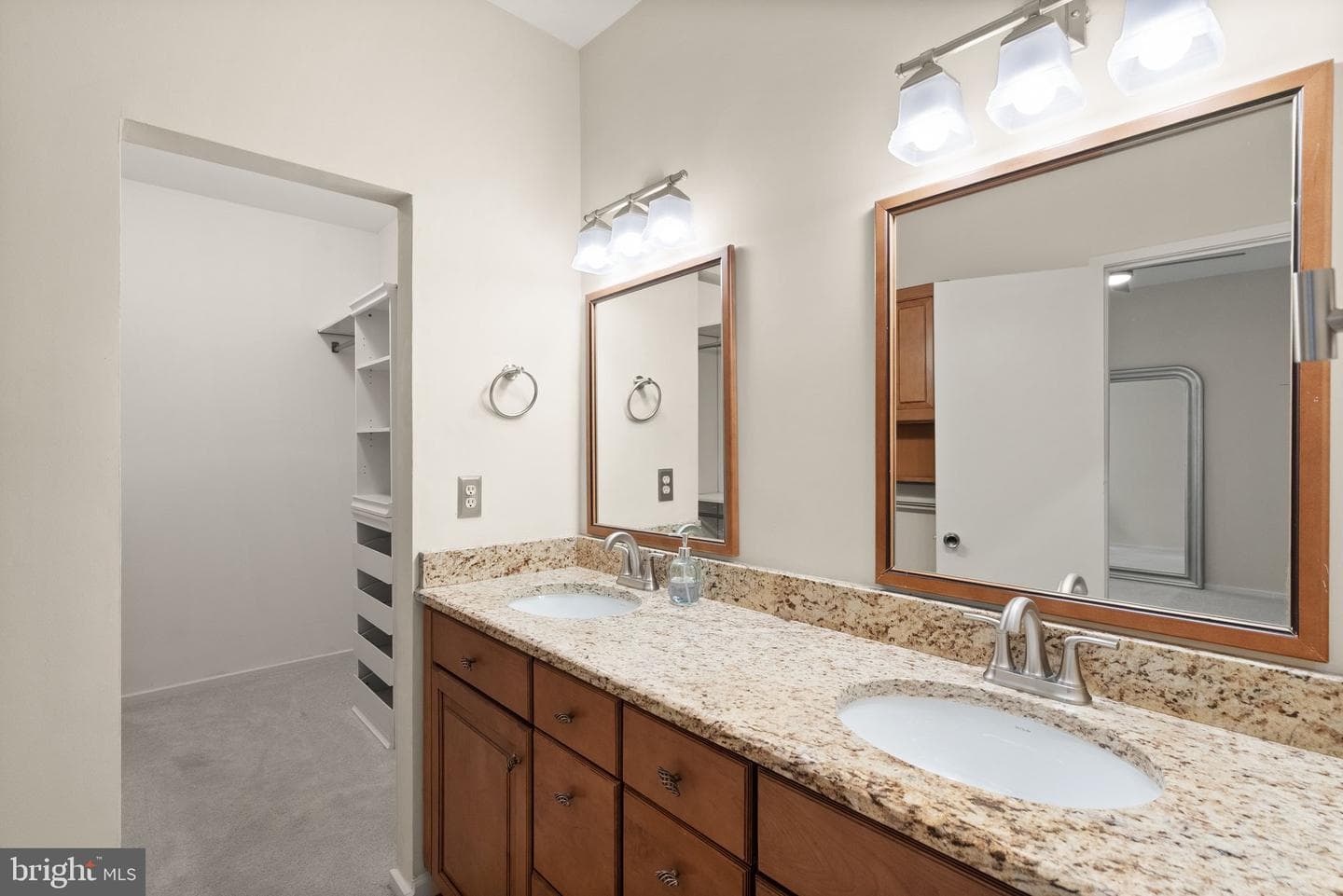 2431 Glade Bank Way photo 39