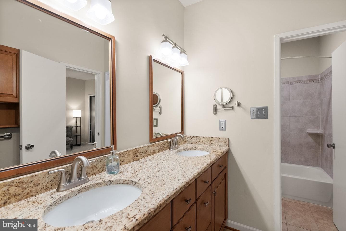 2431 Glade Bank Way photo 40