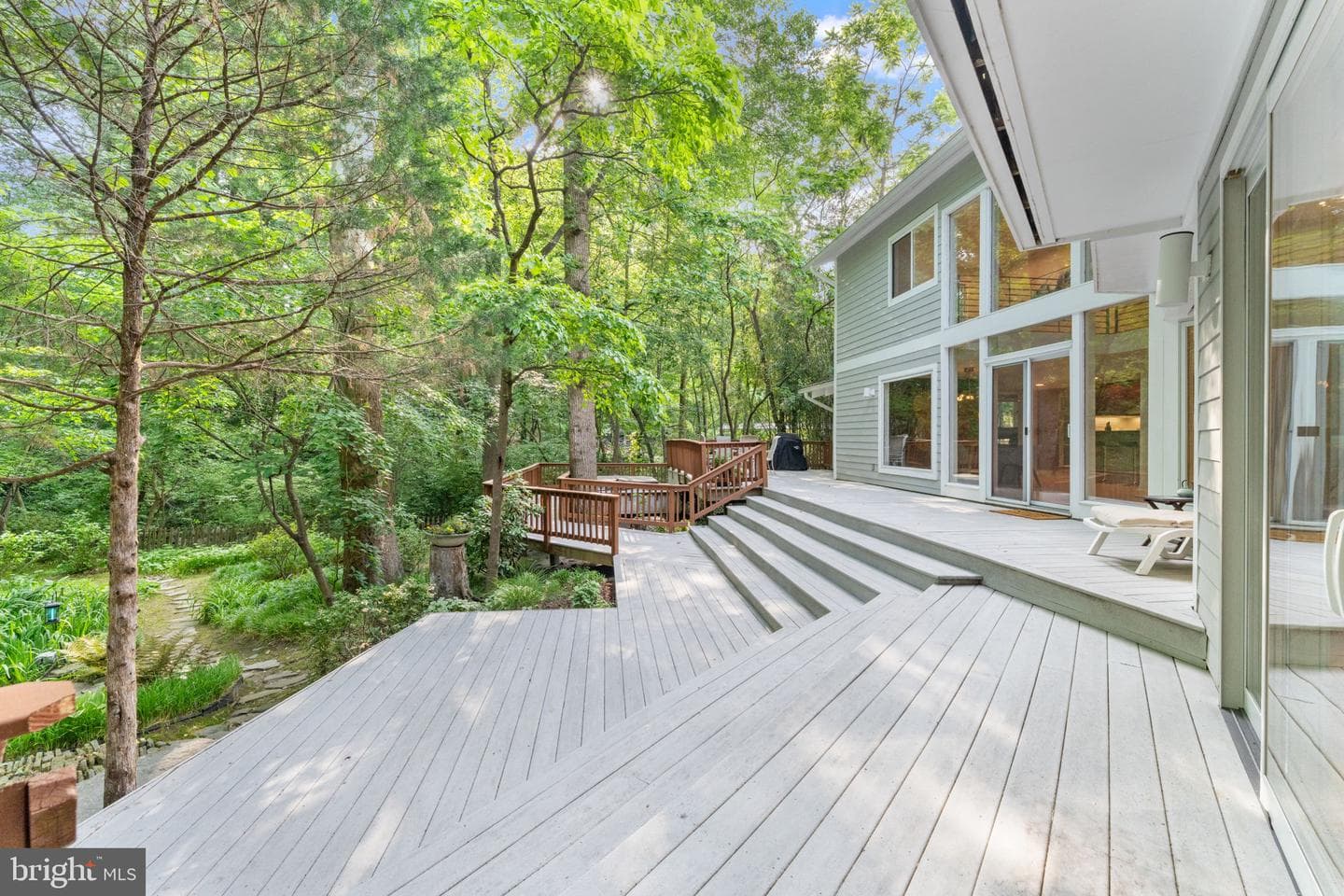 6829 Little River Turnpike, Annandale