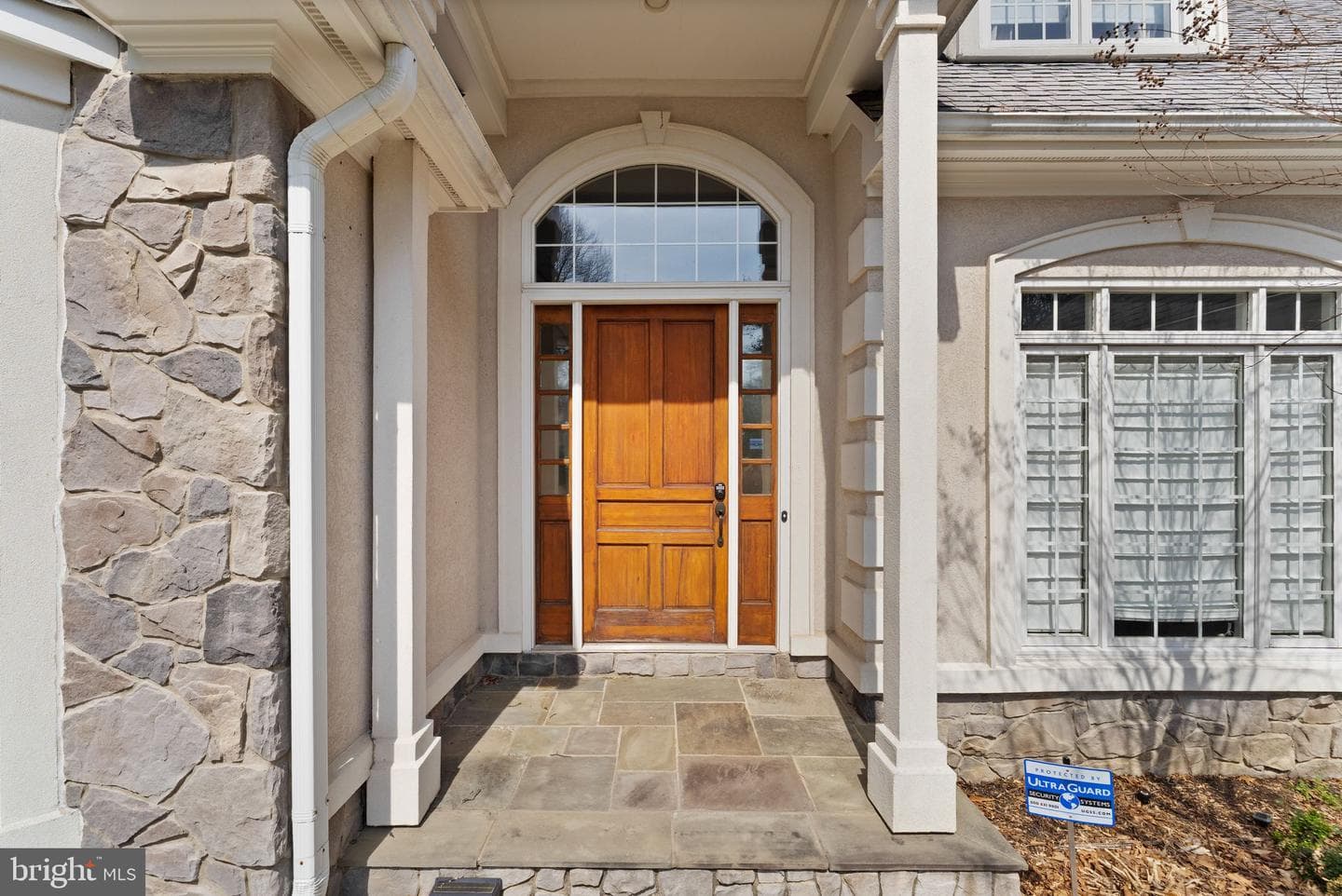 5033 Huntwood Manor Drive photo 4