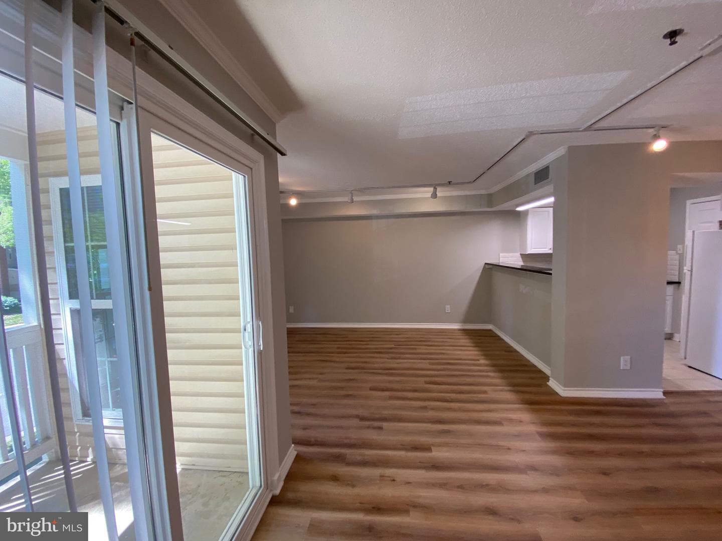 1524 Lincoln Way #209 photo 11