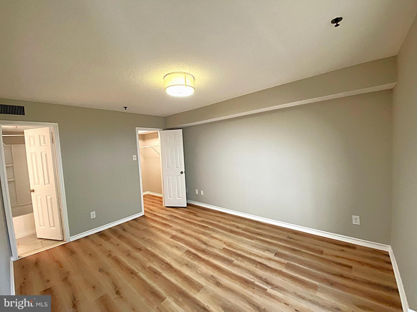 1524 Lincoln Way #209 photo 20