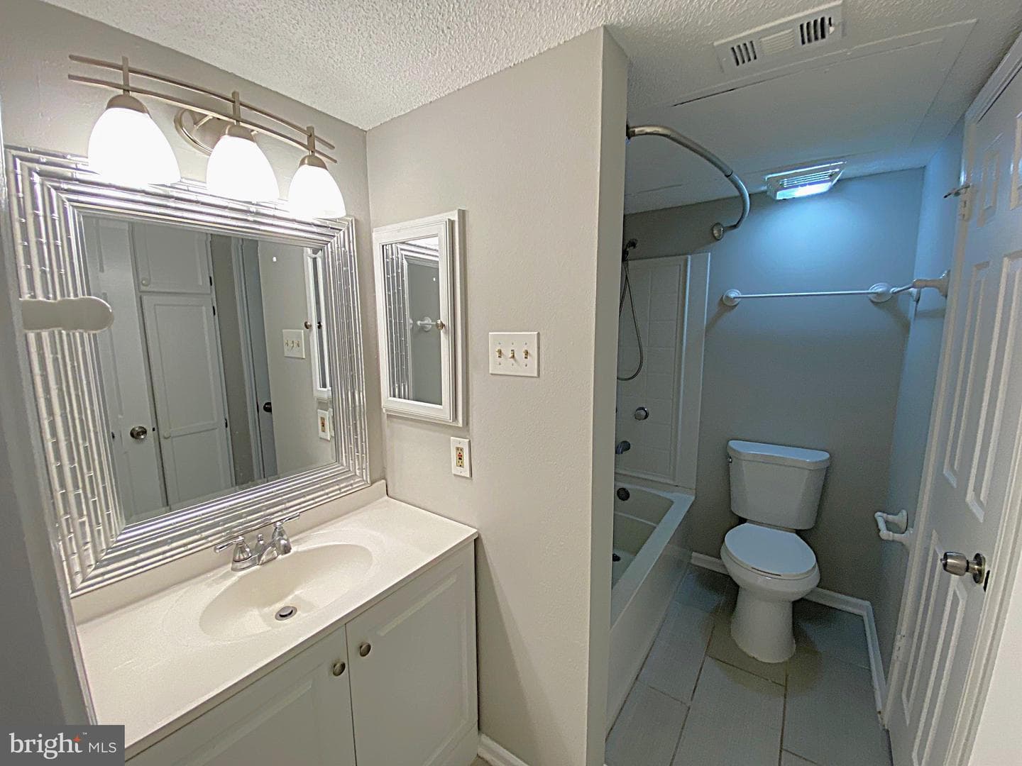 1524 Lincoln Way #209 photo 30