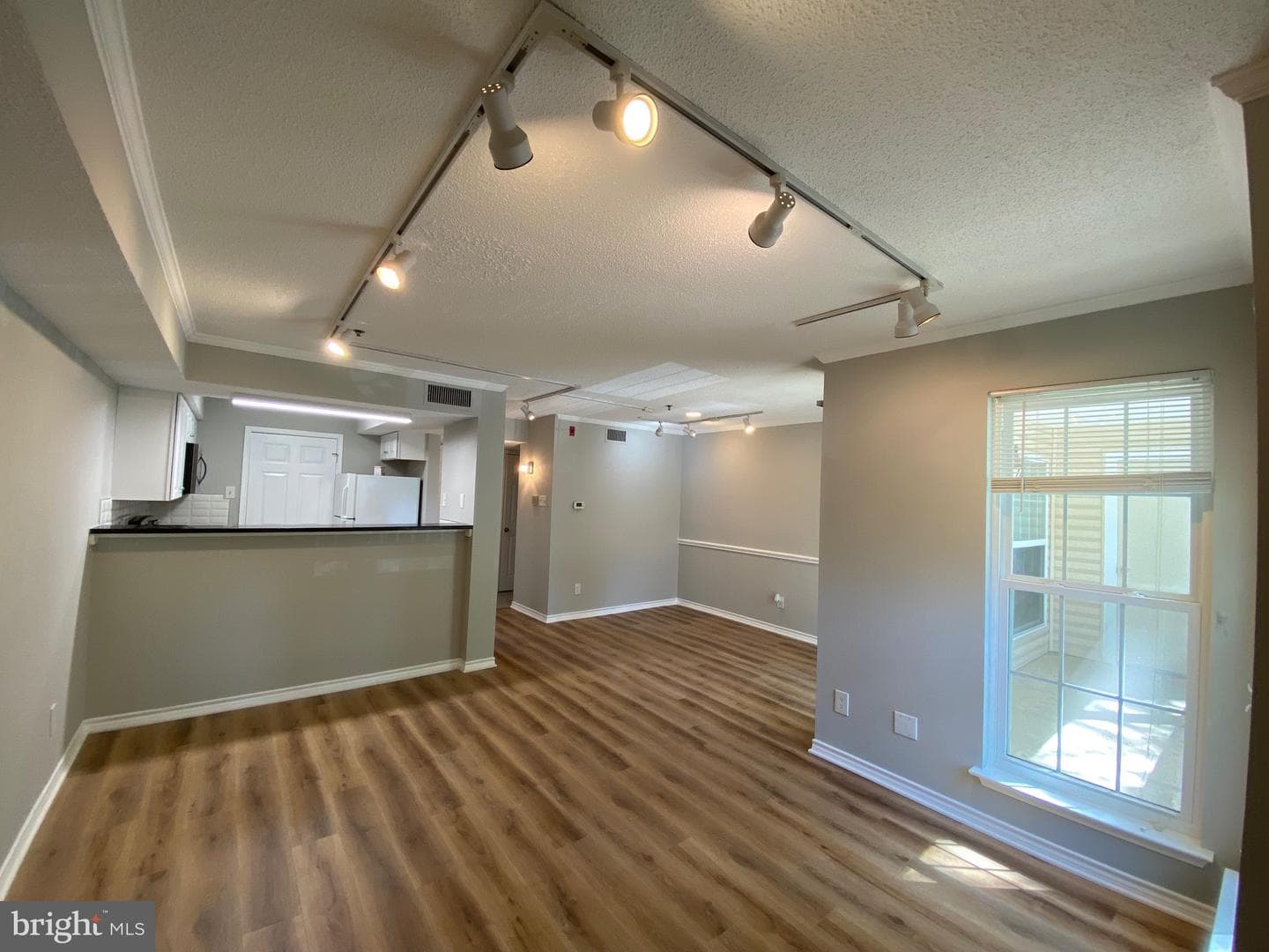 1524 Lincoln Way #209 photo 5